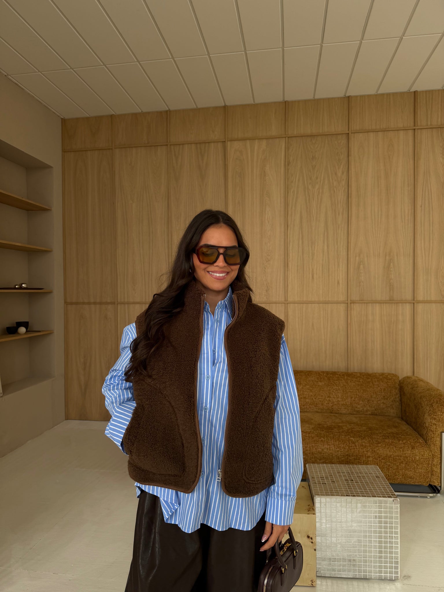 Veste laine bouclée sans manche beige ou marron (C25259335)