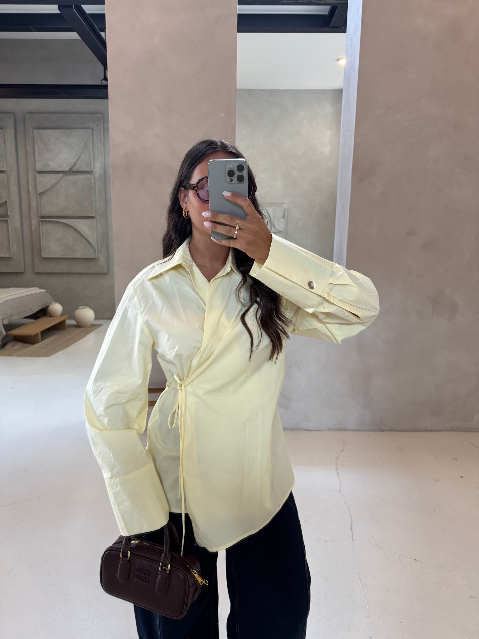 Chemise à noeud jaune (51130)