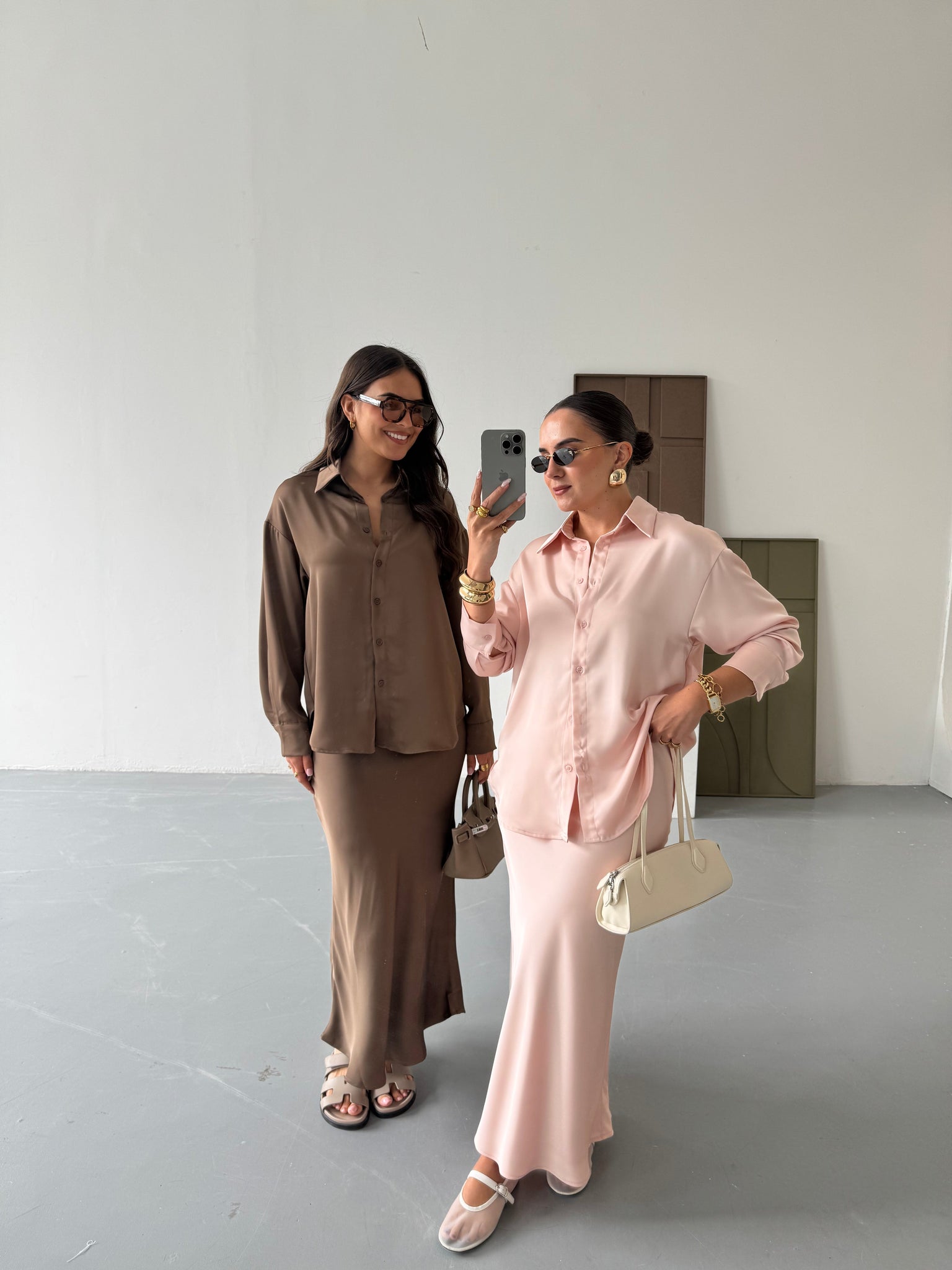 Chemise satinée choco (P6027)