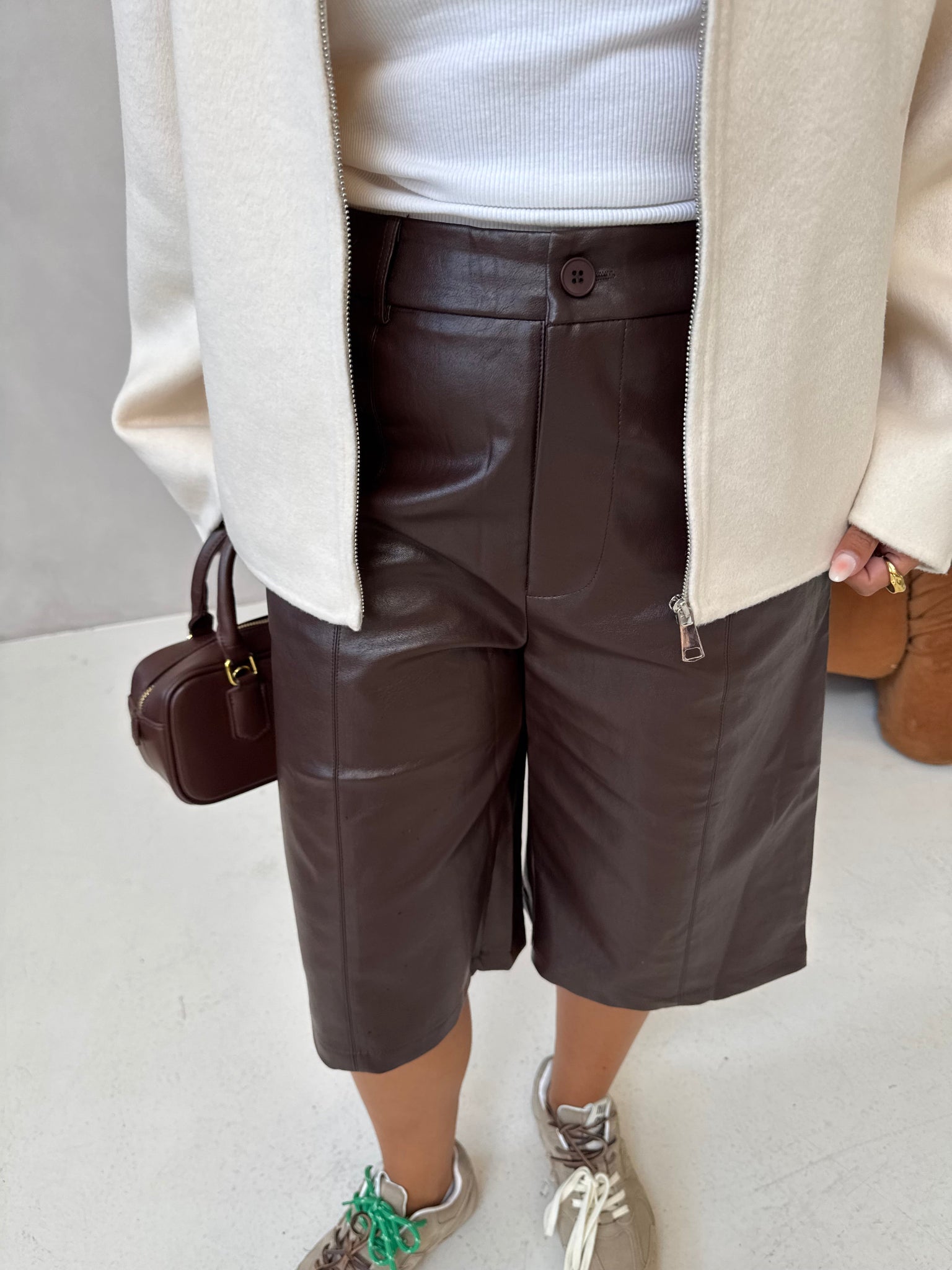 Bermuda similicuir marron (11502)
