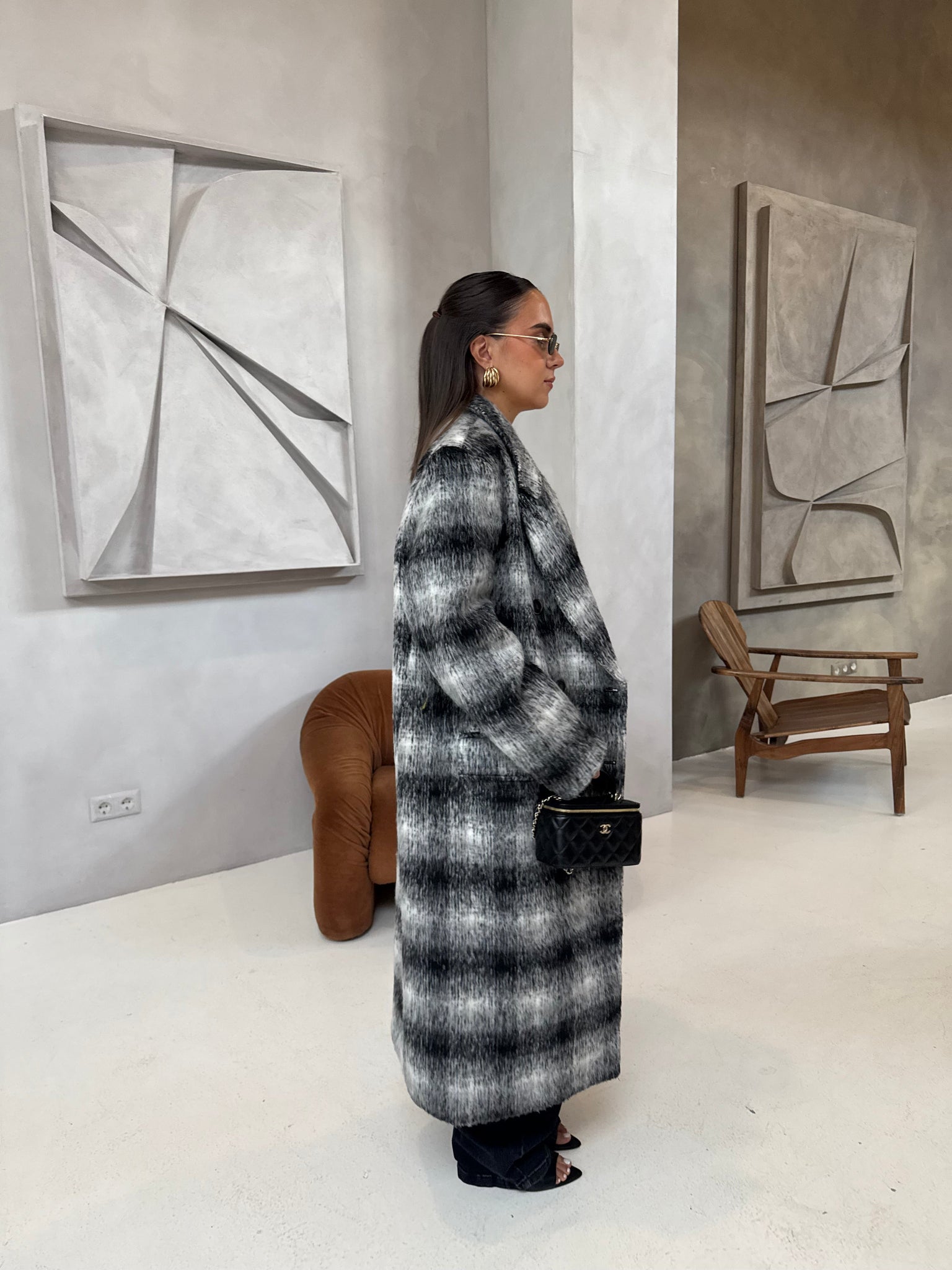 Manteau BELLA long noir à carreaux (W24768)