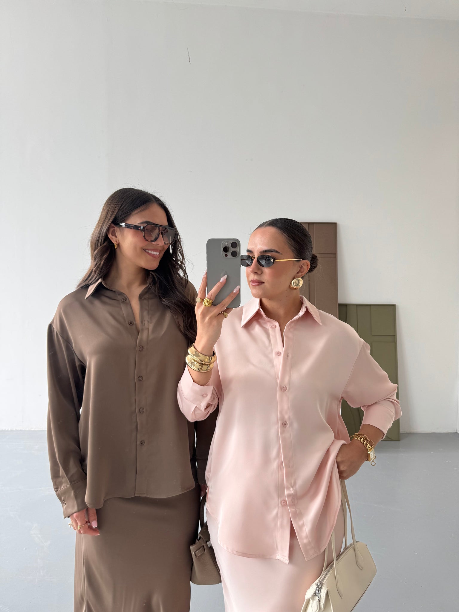 Chemise satinée choco (P6027)