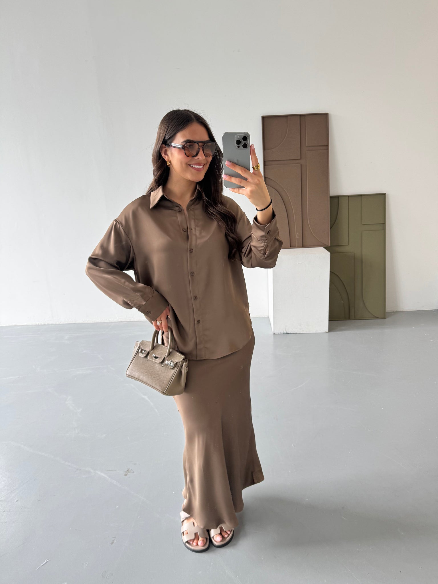 Chemise satinée choco (P6027)